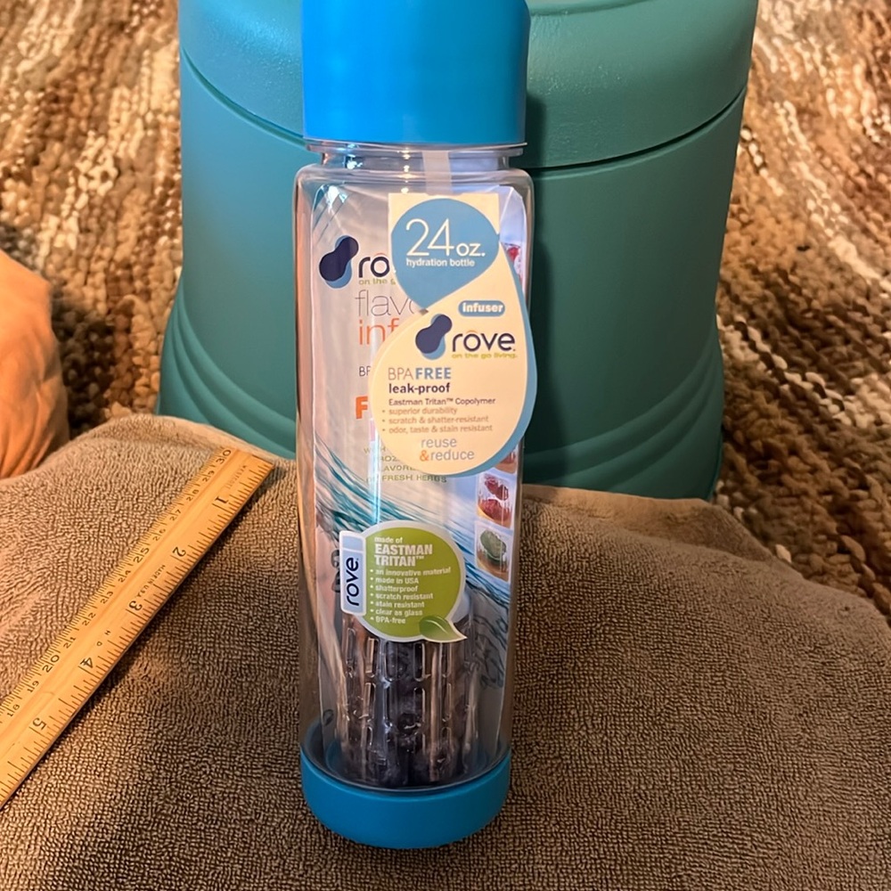 Rove flavor infuser BPA free 24oz leak proof hydration bottle new with tags